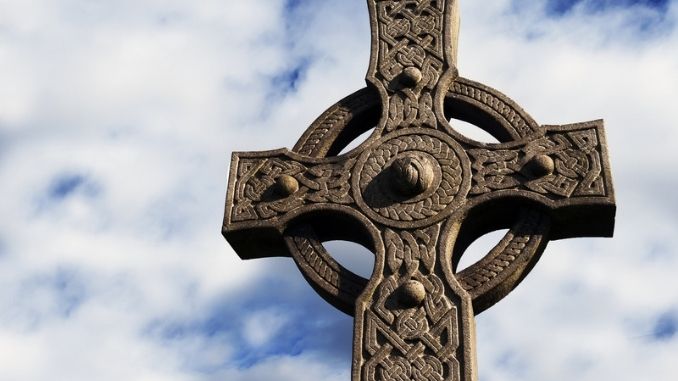 stone-celtic-cross