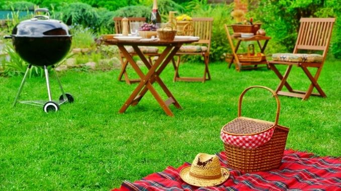 picnic-blanket-hat-basket - Memorial Day Traditions