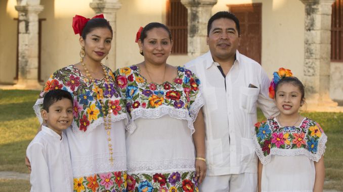 mexican-family-portrait