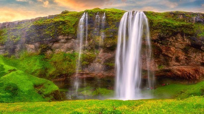 seljalandsfoss-waterfall-iceland-sunset