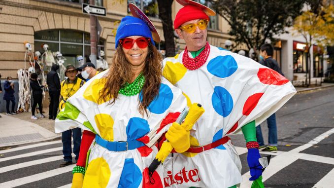 colorful-costumes-decorations-nyc